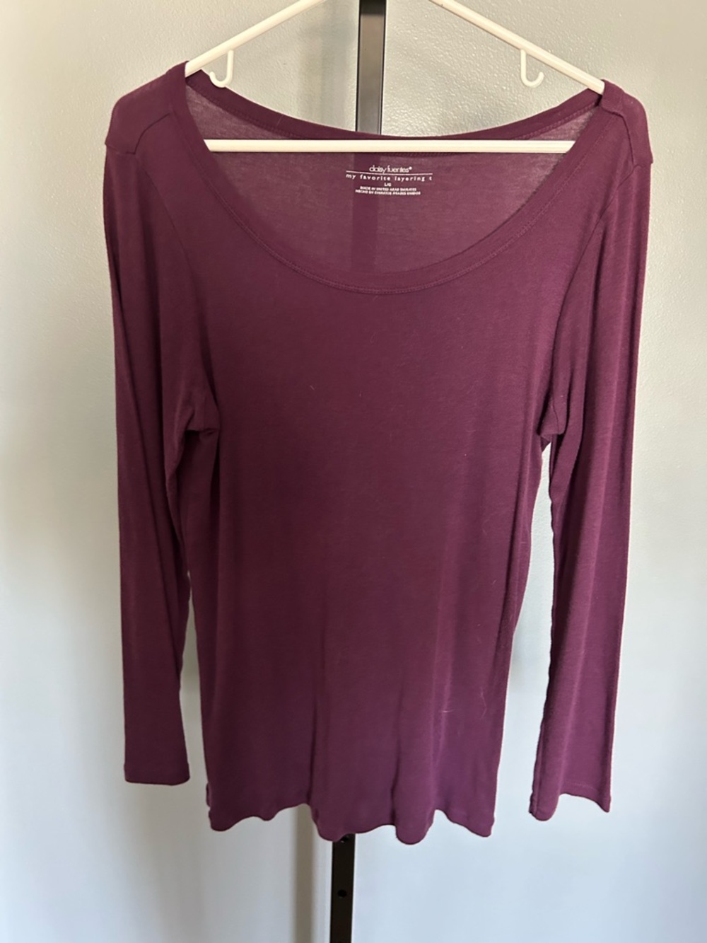 Daisy Fuentes Long-Sleeve Scoop Neck Top - Plum